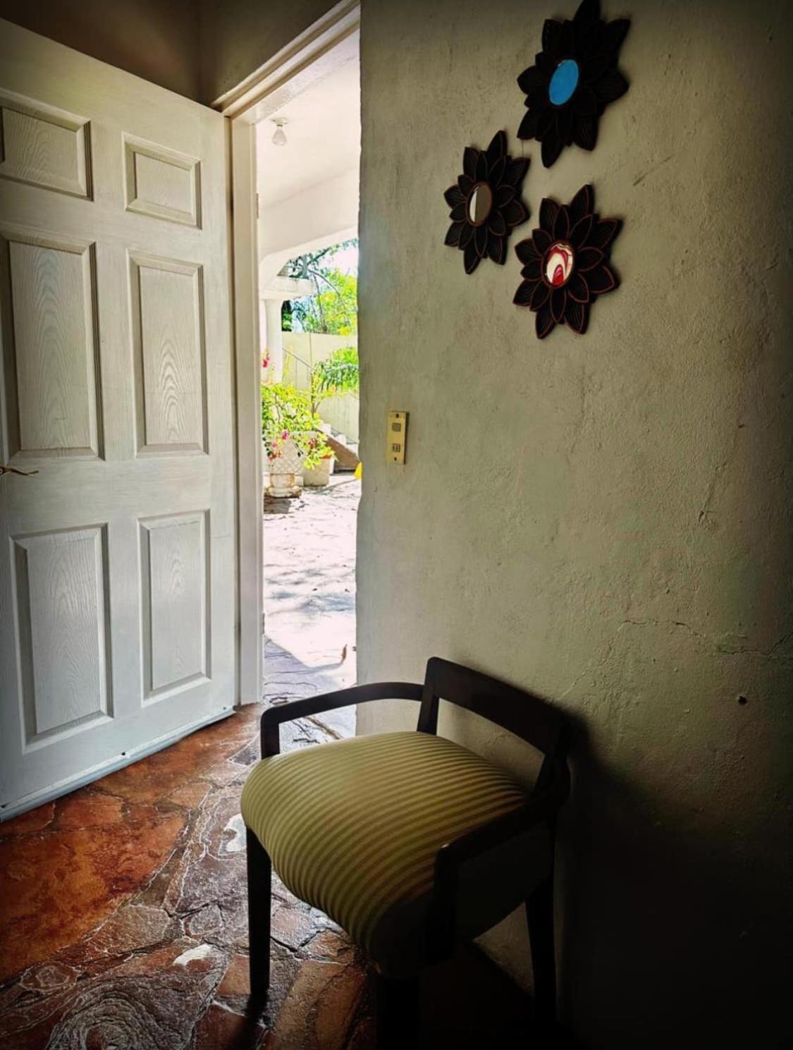 La Casita Inn Bustamante المظهر الخارجي الصورة
